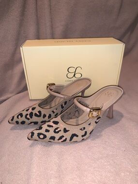 Cosy Island GraceLithe Pointed Toe Heeled Mule in Leopard